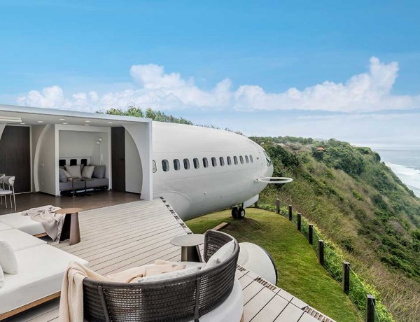 side-view-private-jet-villa-bali