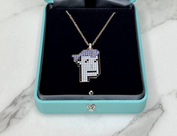 cryptopunk-tiffany-and-co-NFTiff-necklace