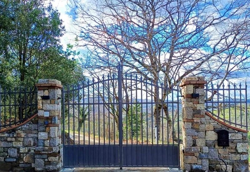 The entrance to Tuscan Break