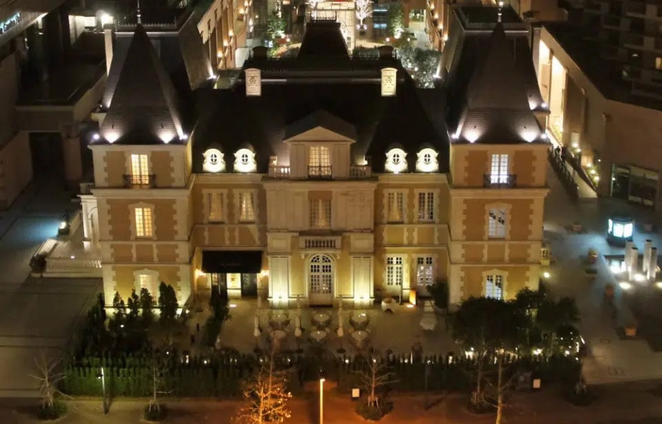 Exterior of expensive Michelin-Starred restaurant Joël Robuchon