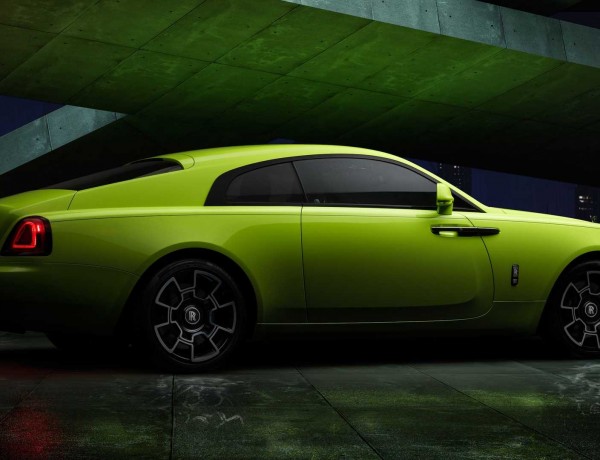 rolls-royce-black-badge-neon-nights-Lime-Rock-Green